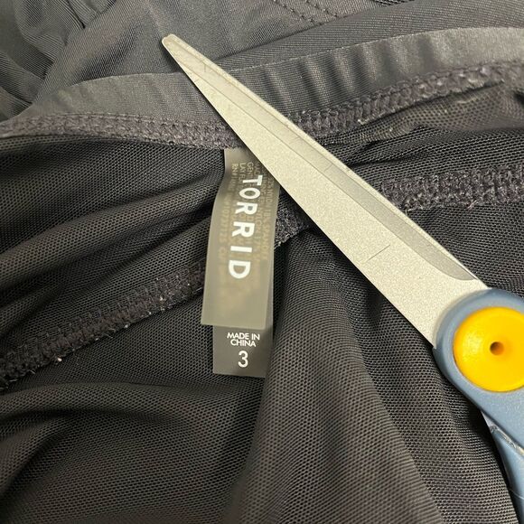 Torrid Slim Fix Lattice Black One Piece Swimsuit Size 3X Plus - Picture 8 of 8